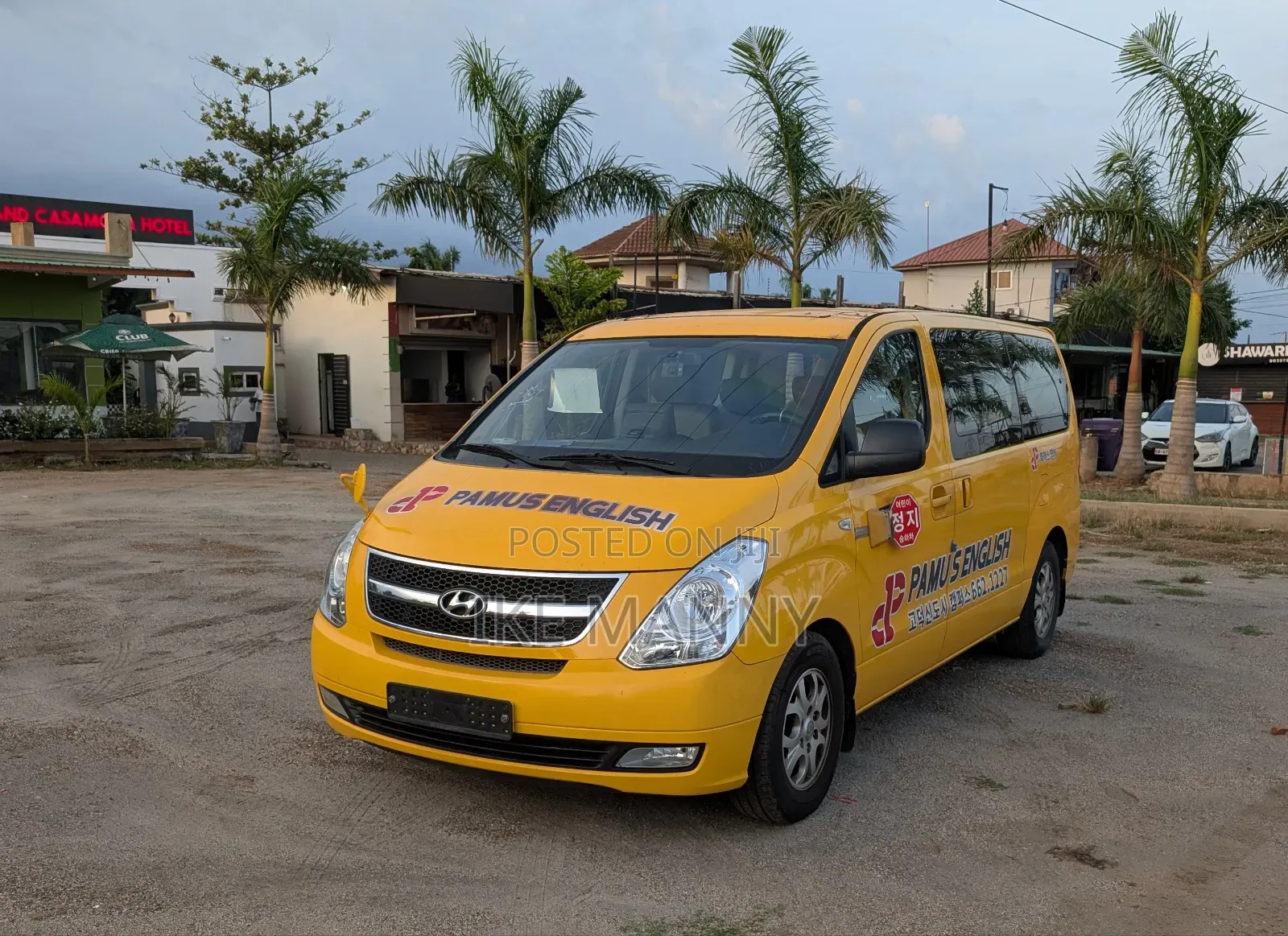 Hyundai Starex 2016 Yellow