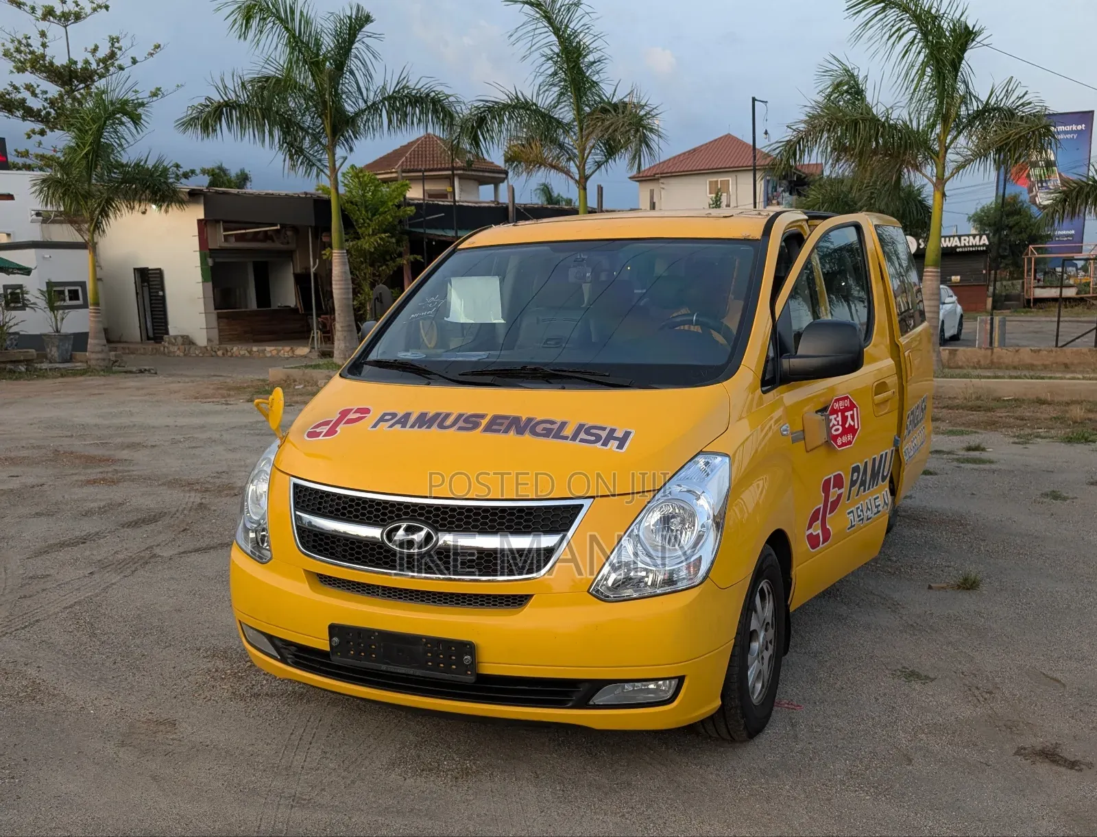 Hyundai Starex 2016 Yellow