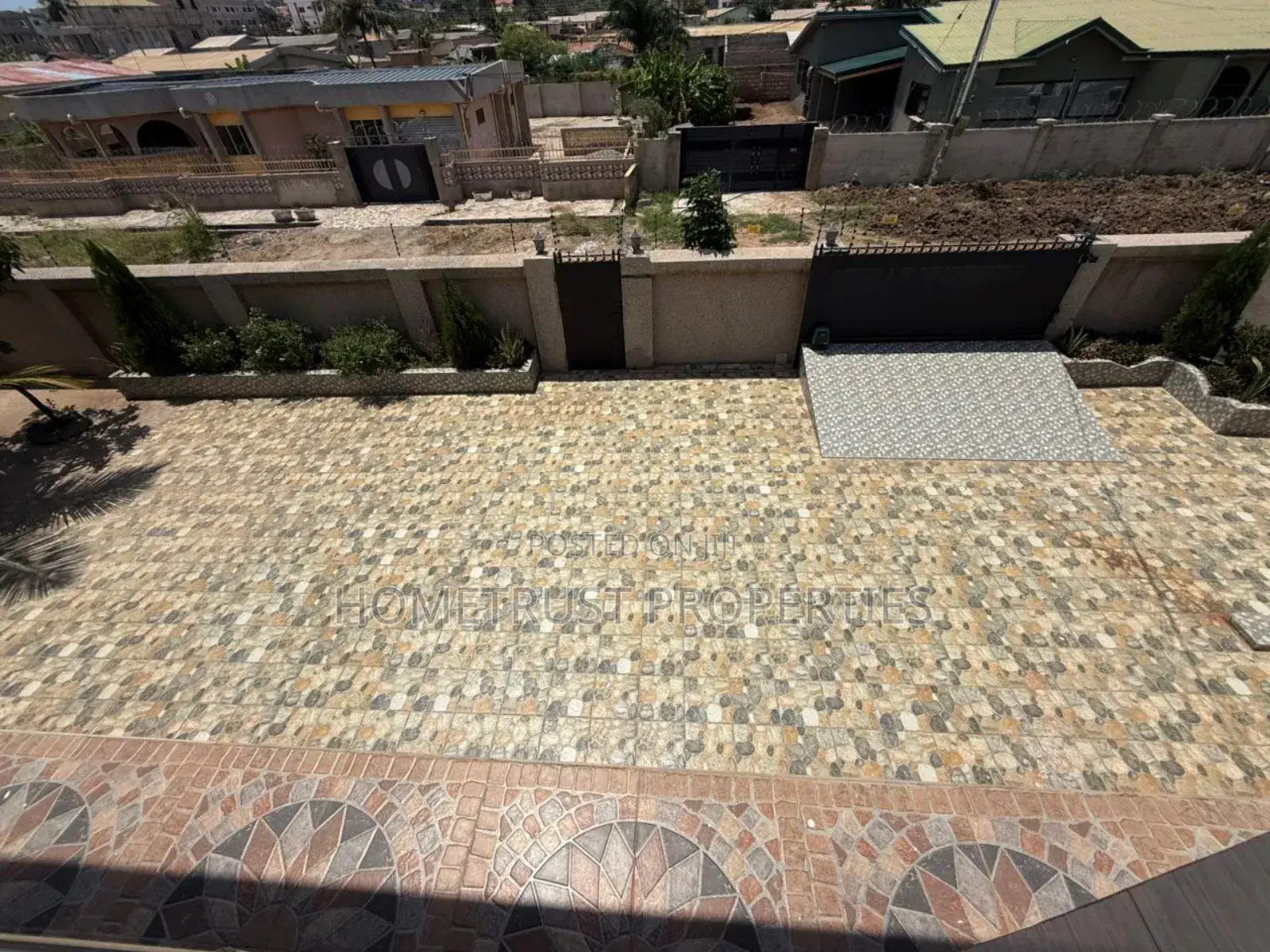 5bdrm House in Weija Scc Area for sale
