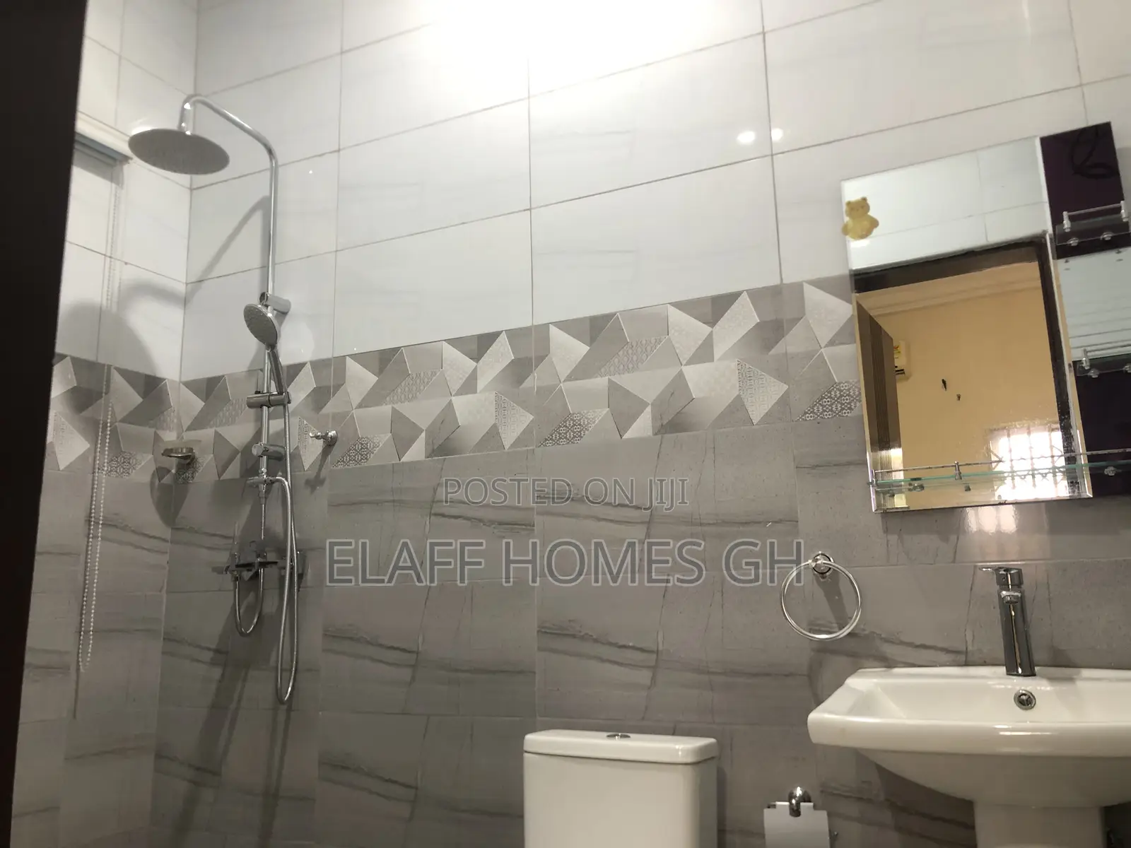 4bdrm Duplex in Elaffhomesgh, Ability for rent