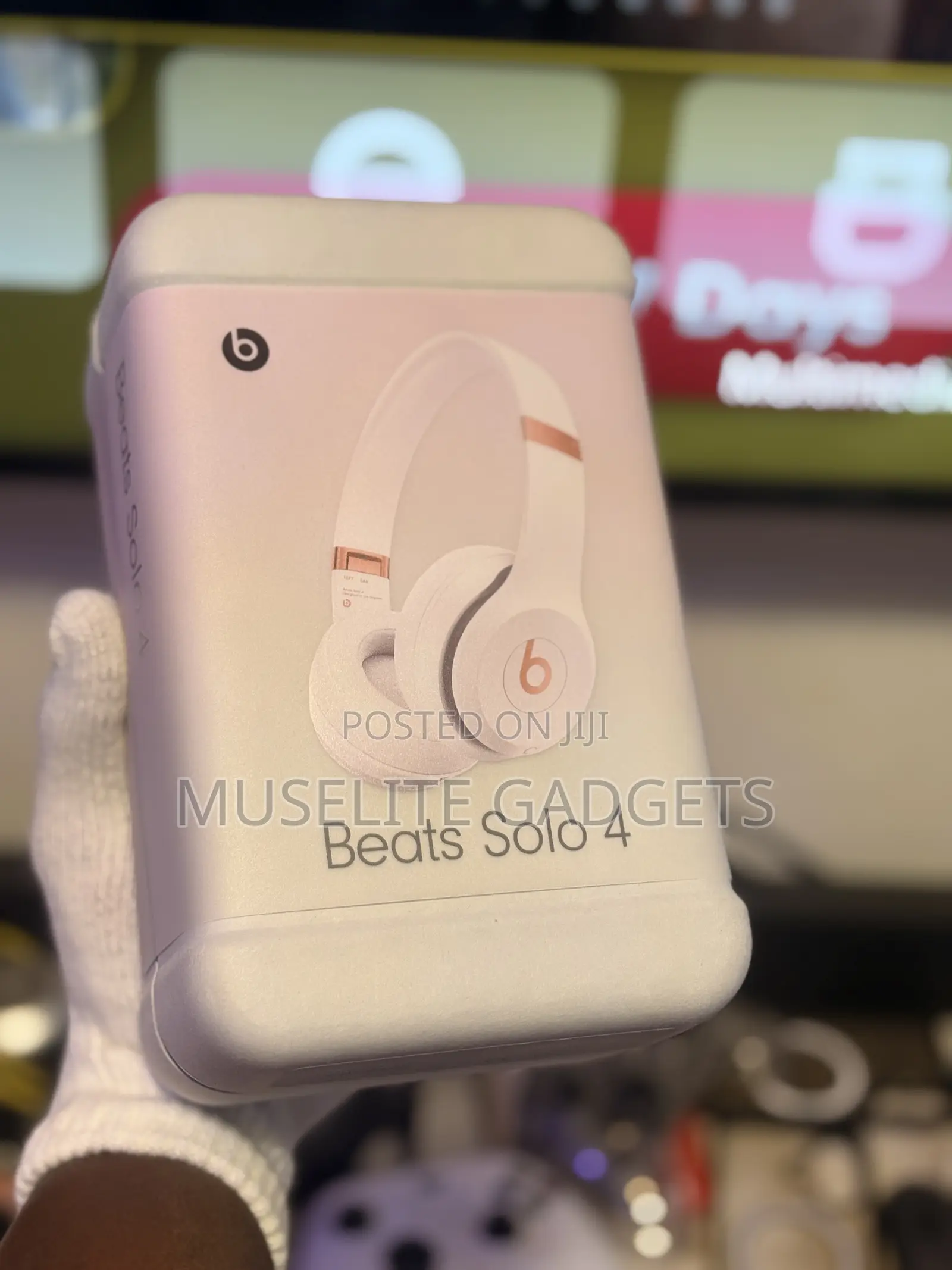 Beats Solo 4 Wireless Headphones - Spatial Audio Deep Bass