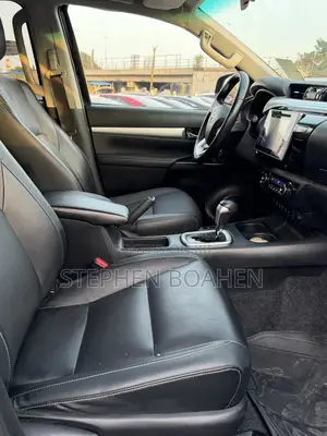 Toyota Hilux 2018 Black