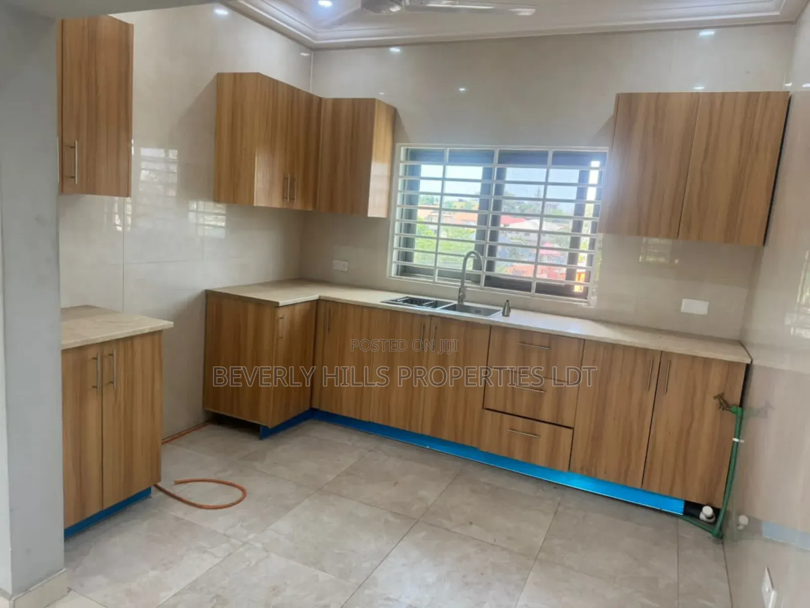 2bdrm Apartment in Beverly Hills, Mile 7 for rent