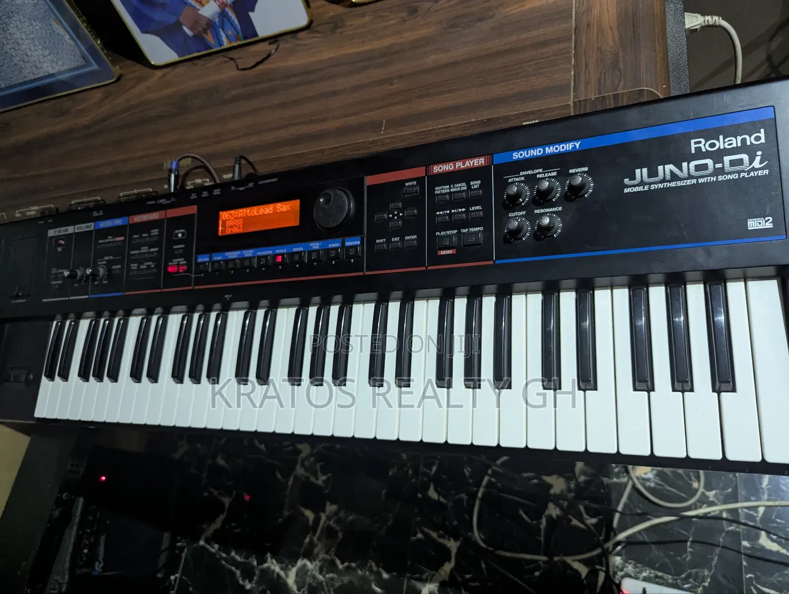 Roland Juno Di