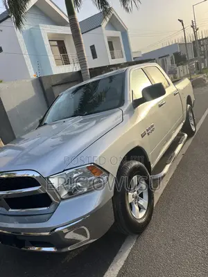 Dodge RAM 1500 5.7 Petrol RWD 2017 Silver