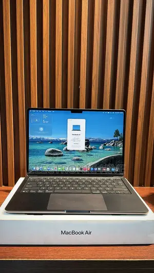 Laptop Apple MacBook Air 2025 M4 13-inch 16GB Apple M4 SSD 512GB