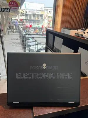 Laptop Dell Alienware M16 R2 32GB Intel Core Ultra 7 SSD 1T