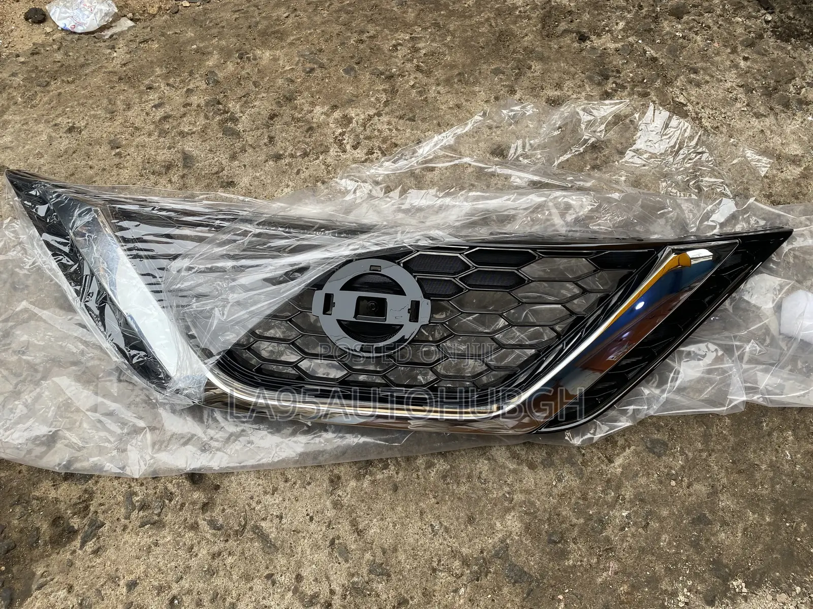 Nissan Sentra 2016,2017,2018 Front Bumper Top Shells/Grille