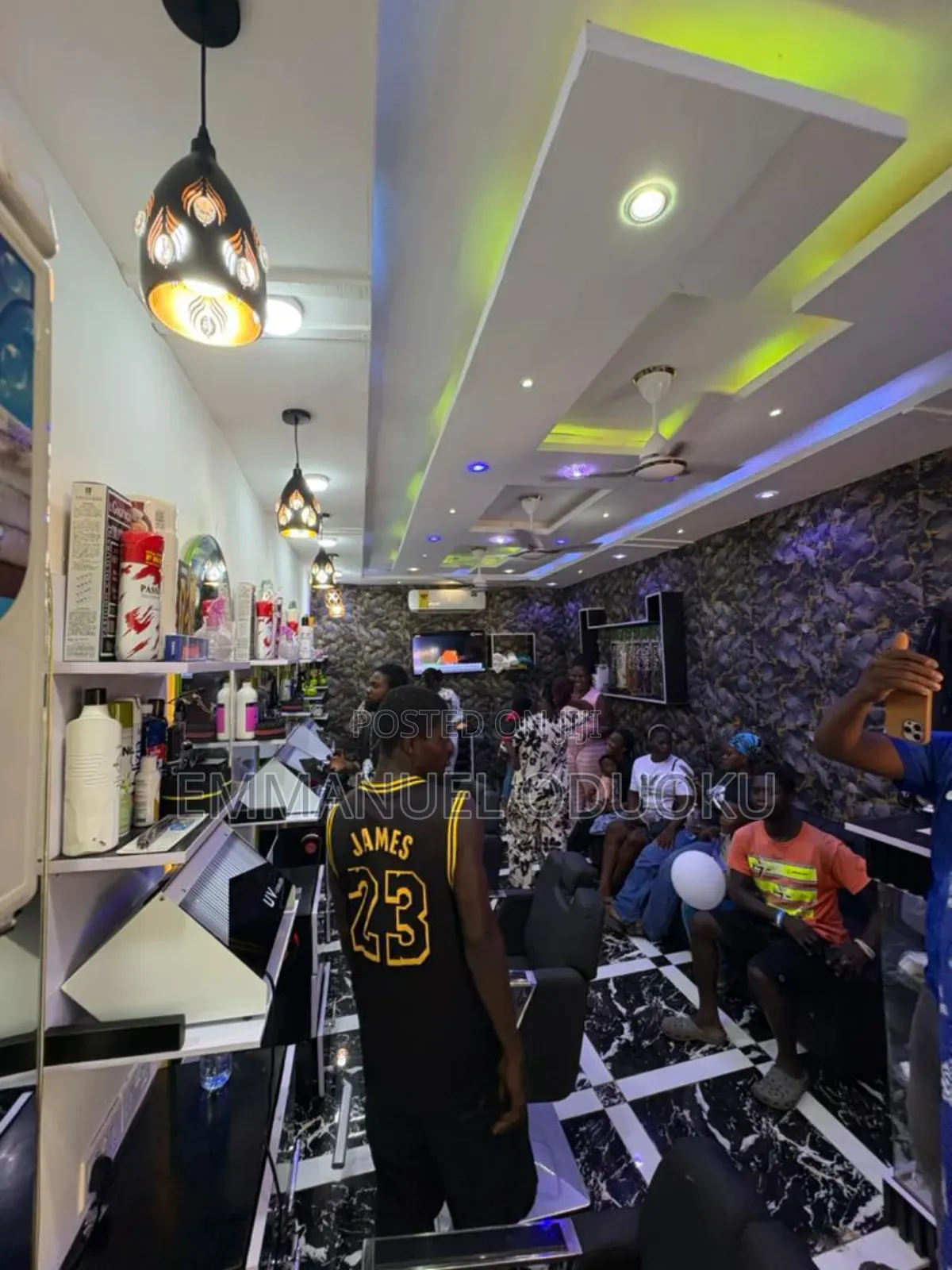 Unisex Barbering Saloon