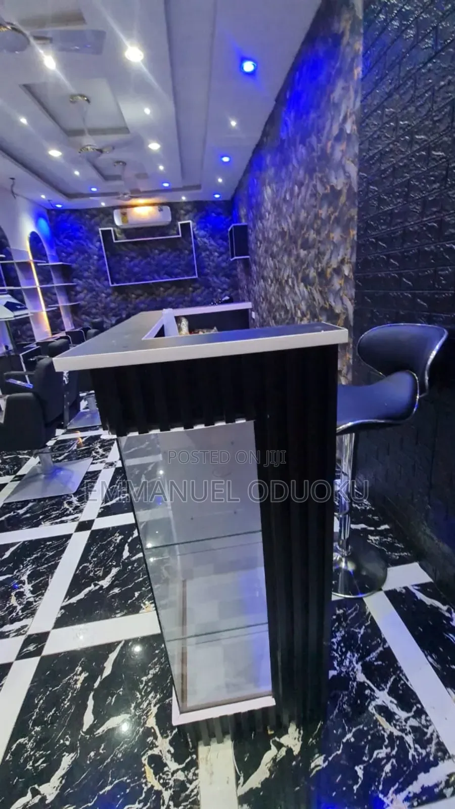 Unisex Barbering Saloon