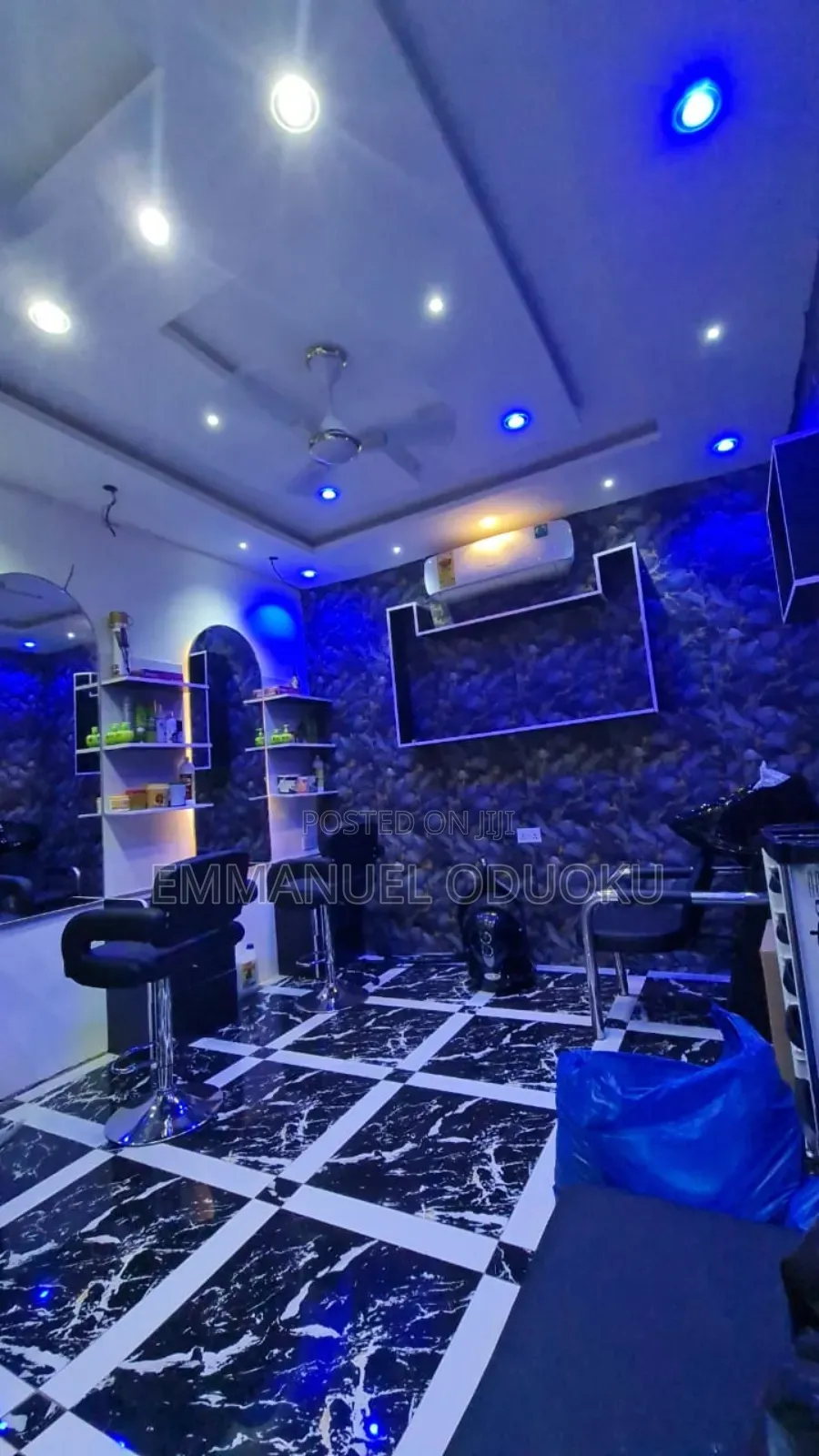 Unisex Barbering Saloon