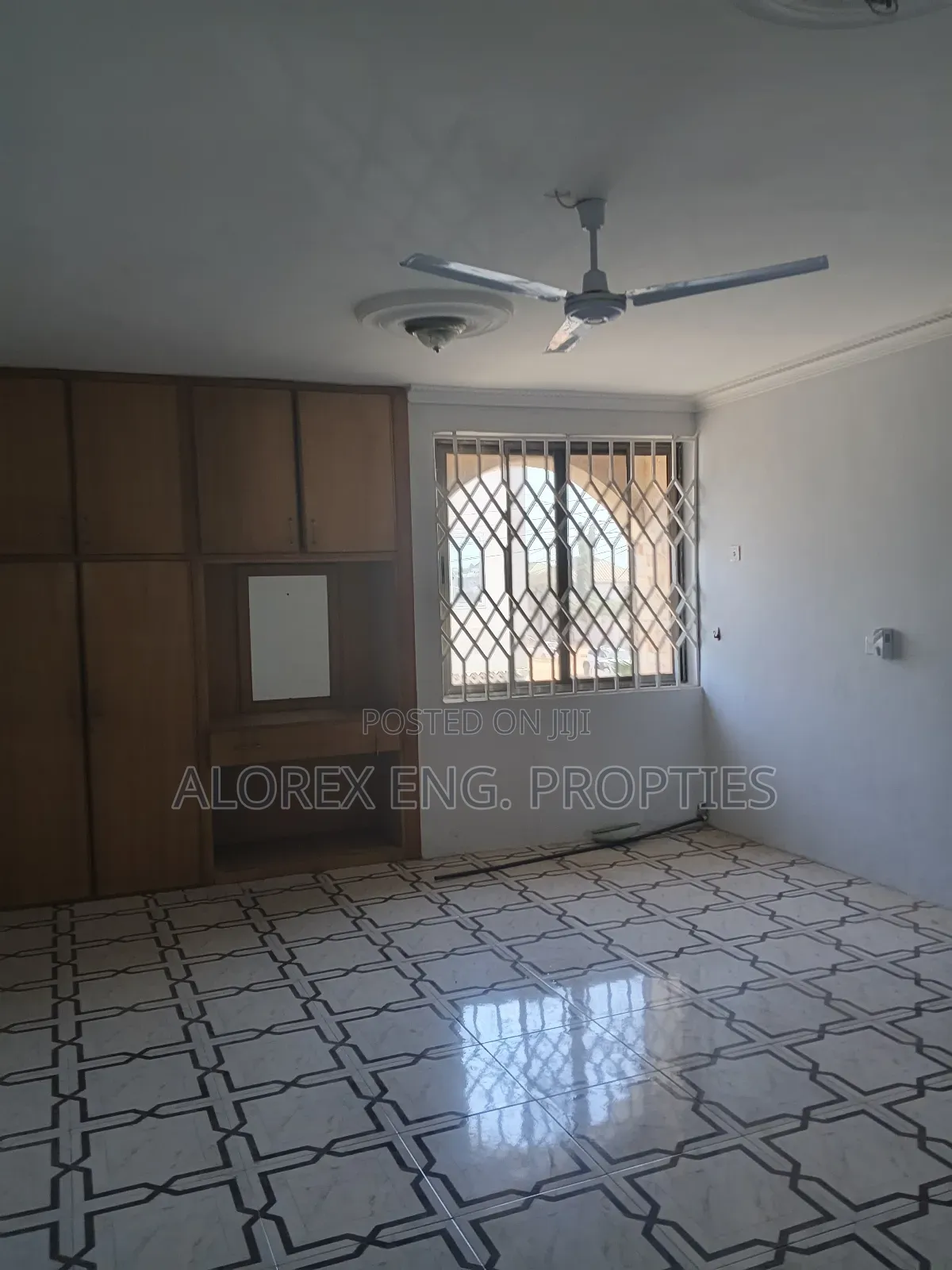 3bdrm Apartment in Housing Down for rent
