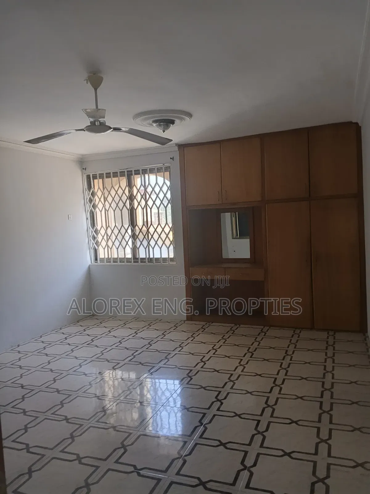 3bdrm Apartment in Housing Down for rent