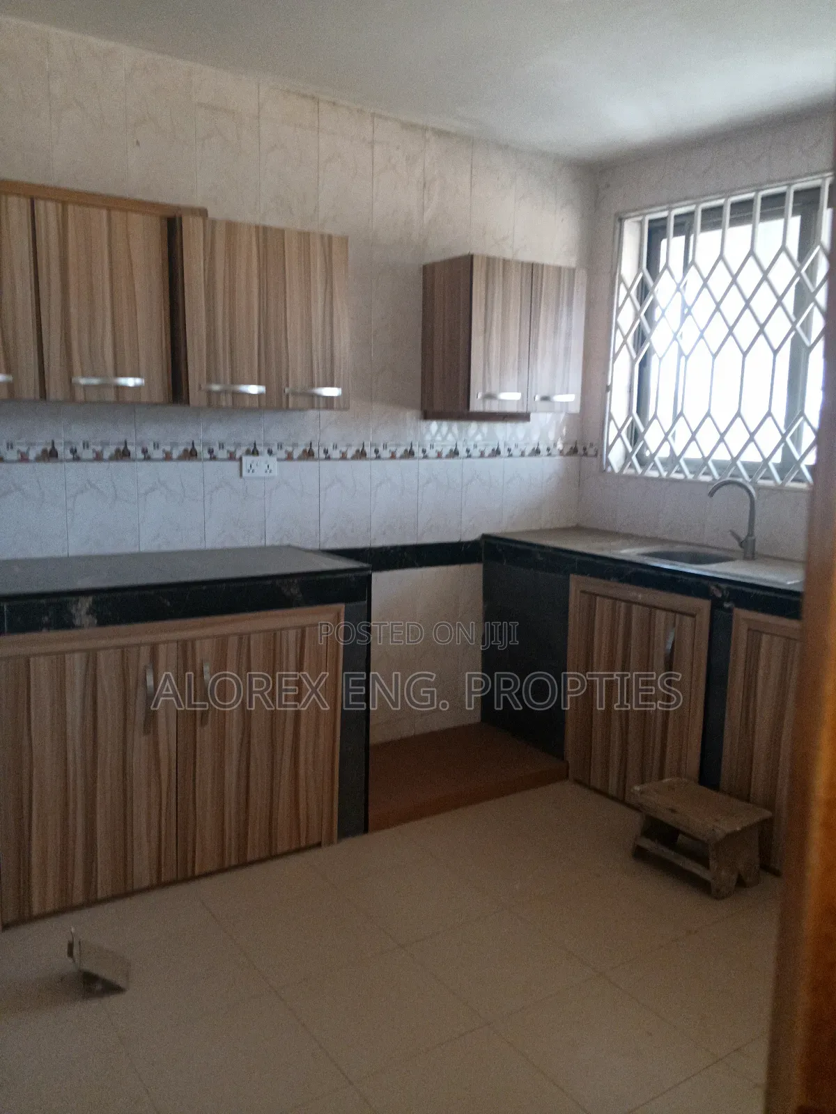 3bdrm Apartment in Housing Down for rent
