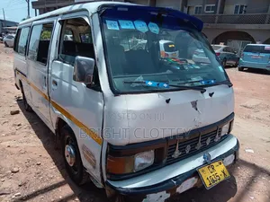 Nissan Caravan (Urvan) 1998 White