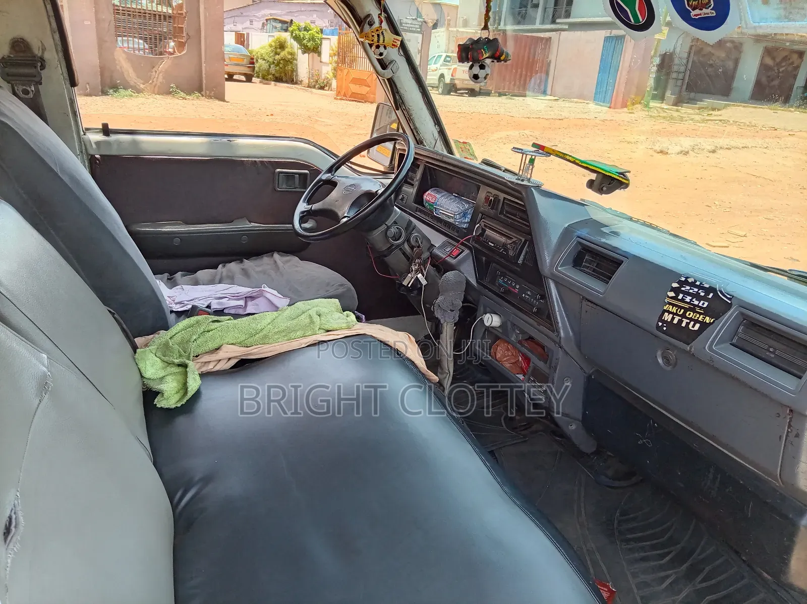 Nissan Caravan (Urvan) 1998 White