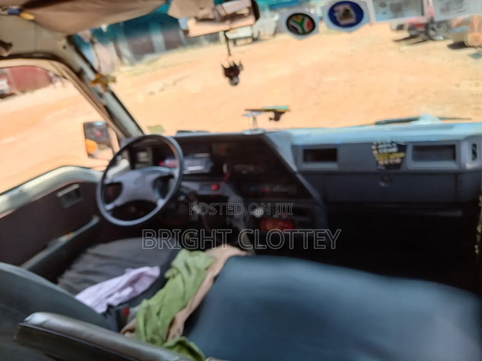Nissan Caravan (Urvan) 1998 White