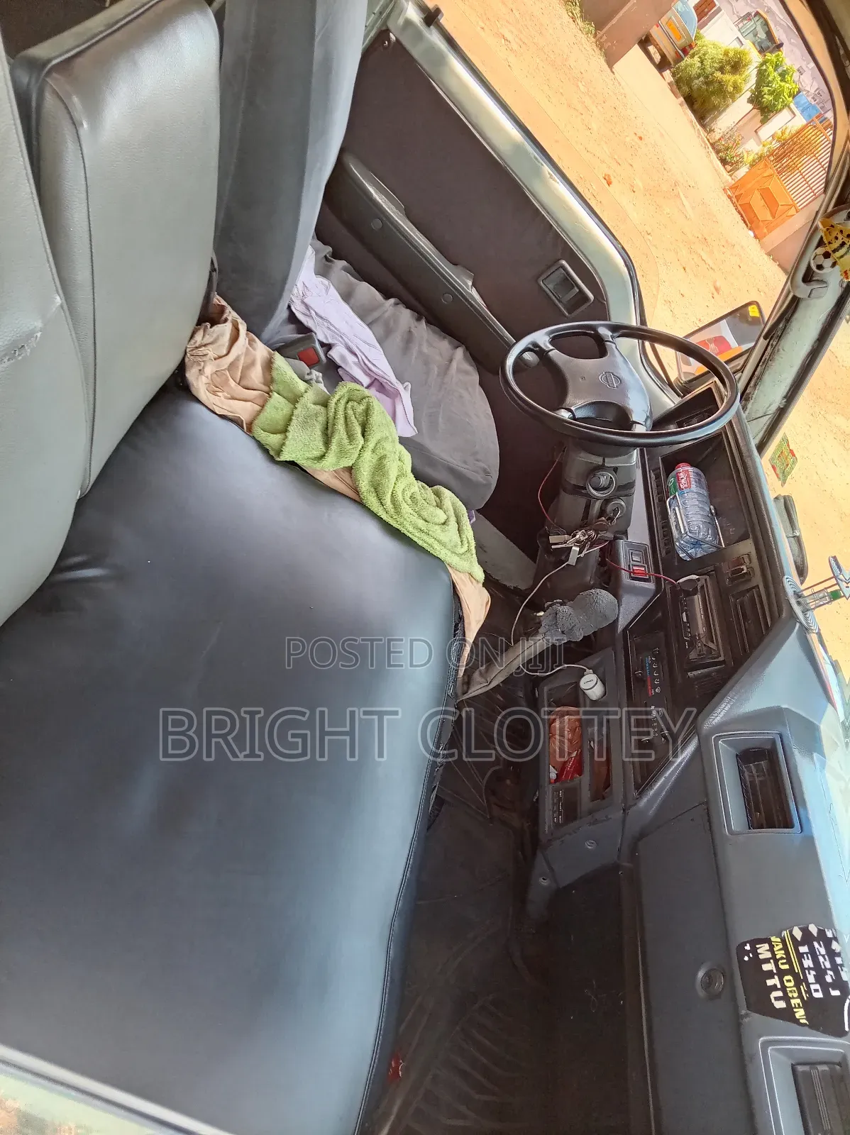 Nissan Caravan (Urvan) 1998 White
