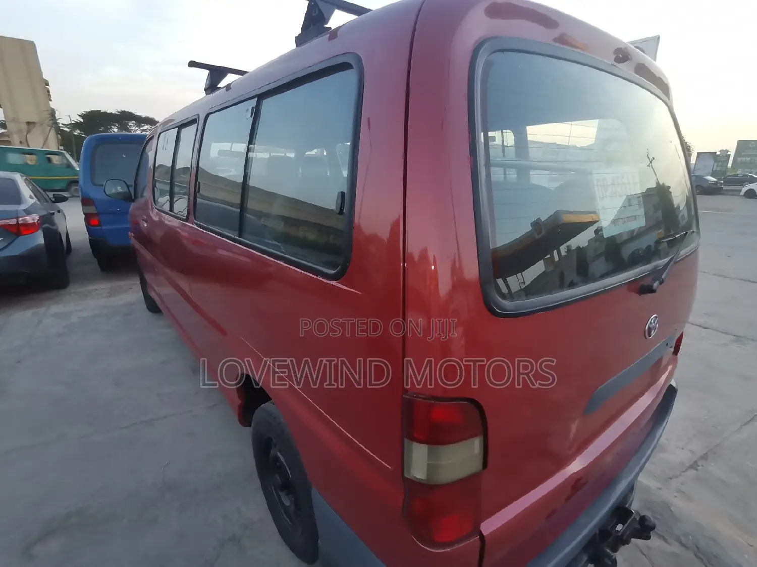 Toyota HiAce 2012 Red