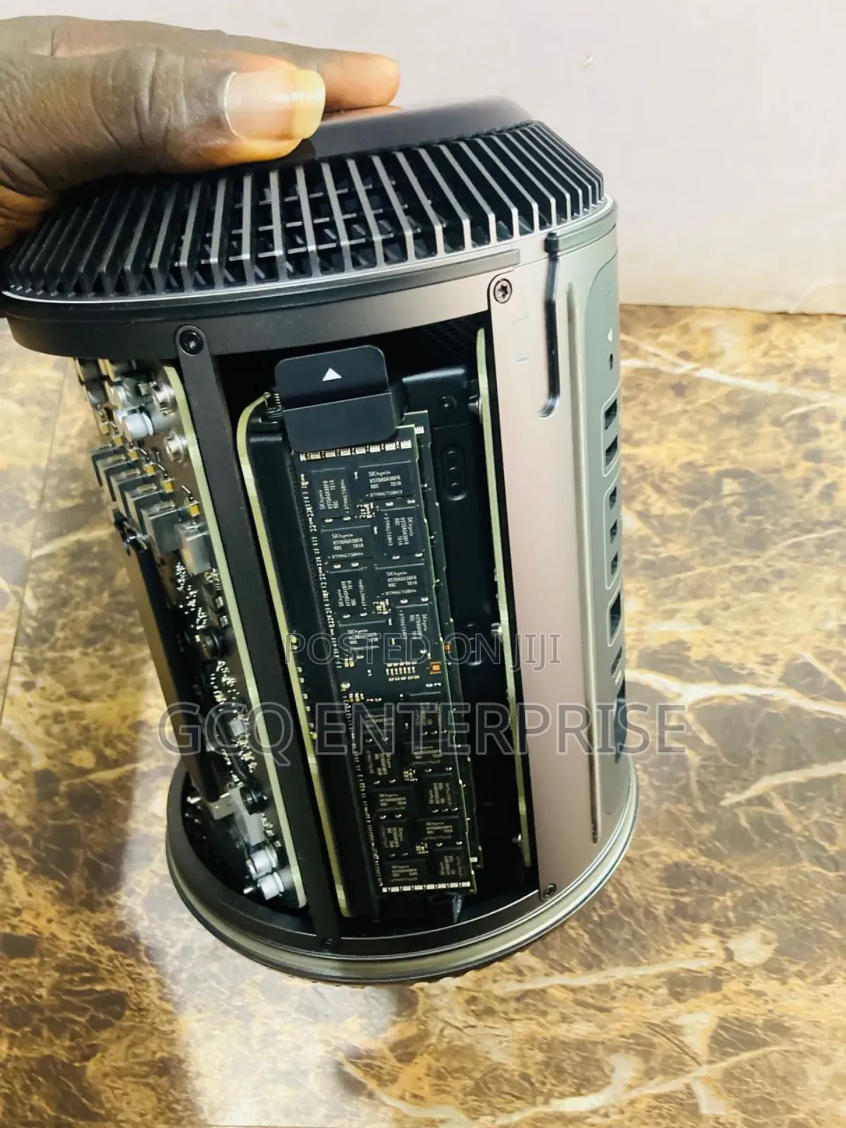 Desktop Computer Apple Mac Pro 64GB Intel Xeon SSD 512GB