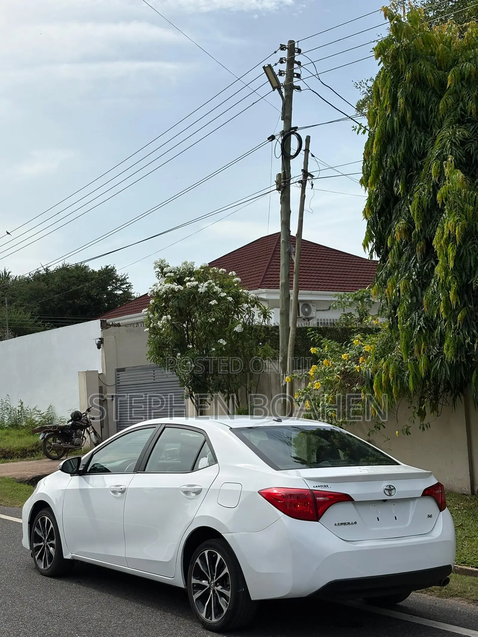 Toyota Corolla SE (1.8L 4cyl 6M) 2018 White