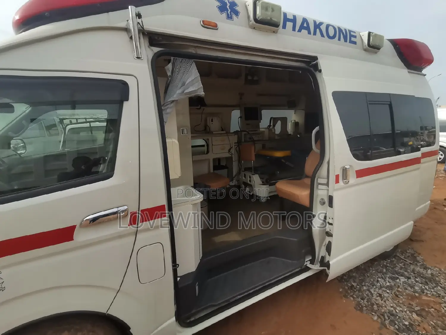 Toyota HiAce 2013 White