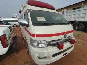Toyota HiAce 2013 White