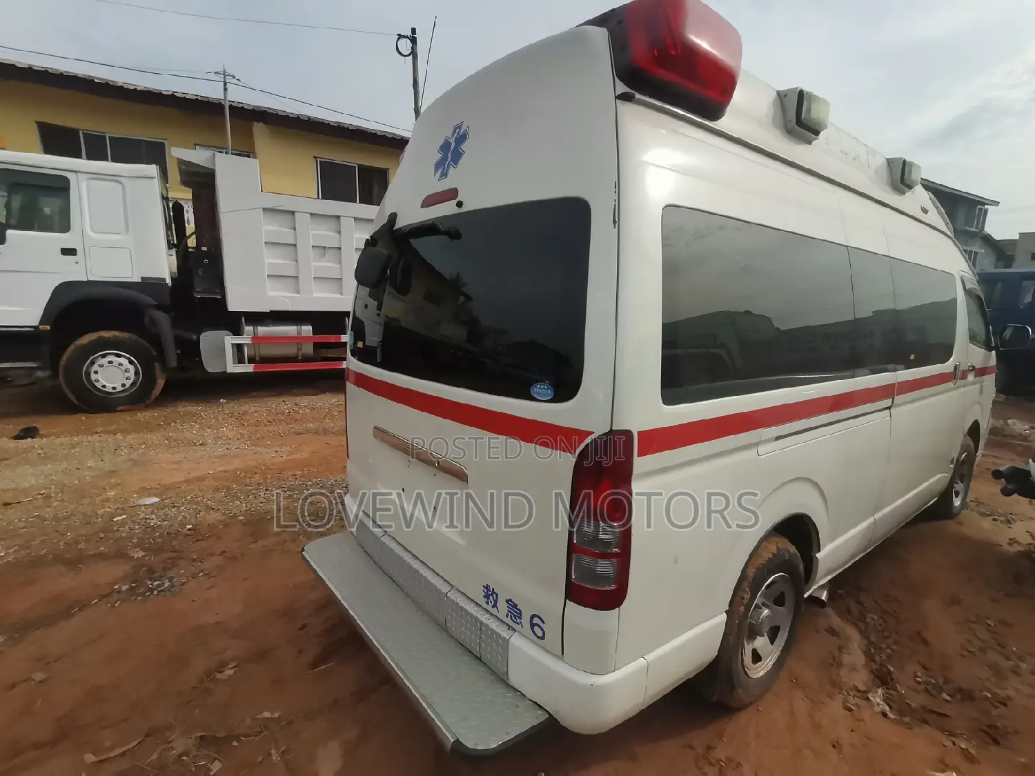 Toyota HiAce 2013 White