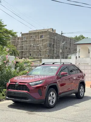 Toyota RAV4 XLE Premium 2025 Red