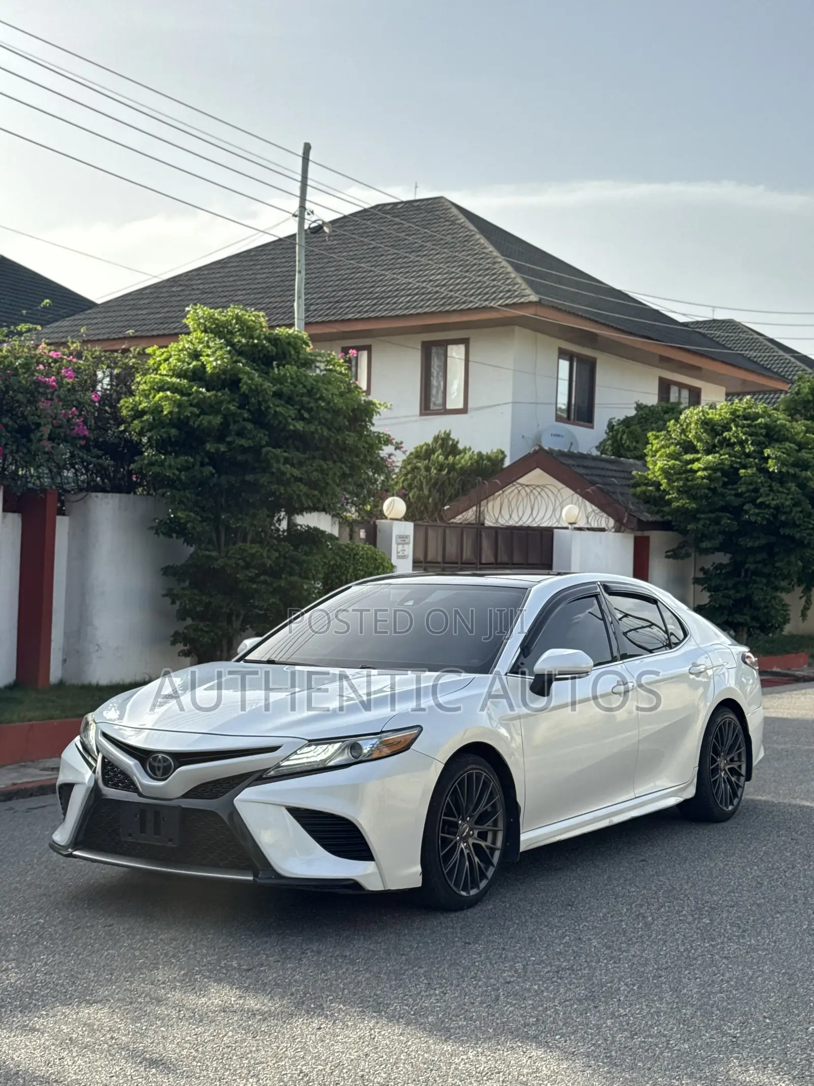 Toyota Camry XSE (2.5L 4cyl 8A) 2019 White