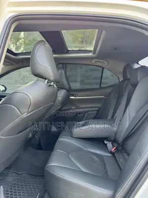 Toyota Camry XSE (2.5L 4cyl 8A) 2019 White