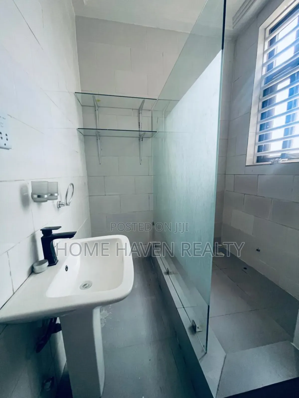 3bdrm Apartment in East Legon, Police Station for rent