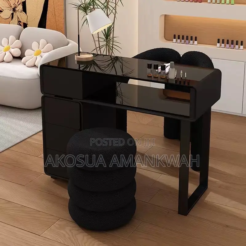 Nail Table or Manicure Table