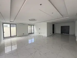 5bdrm House in East Legon, A&C Mall Area for sale