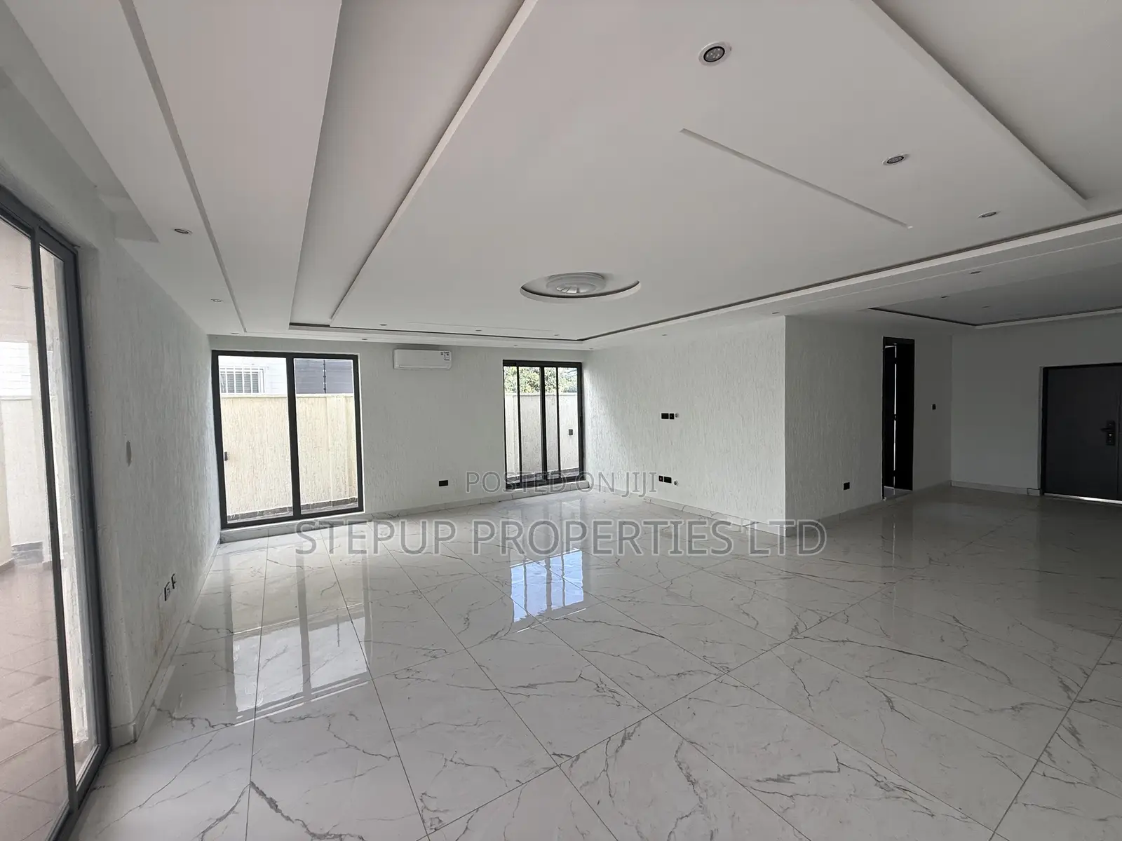 5bdrm House in East Legon, A&C Mall Area for sale