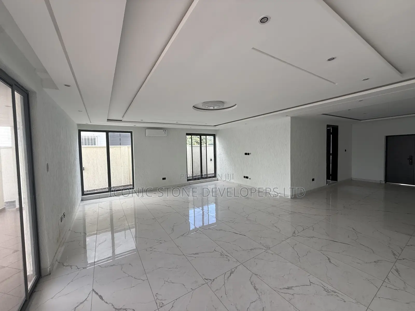 5bdrm House in East Legon, A&C Mall Area for sale