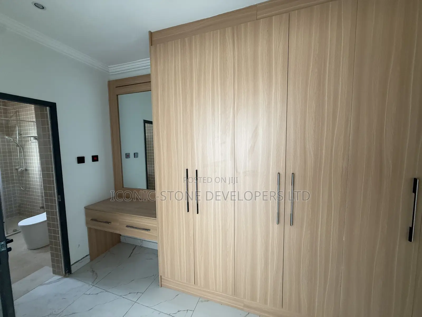 5bdrm House in East Legon, A&C Mall Area for sale