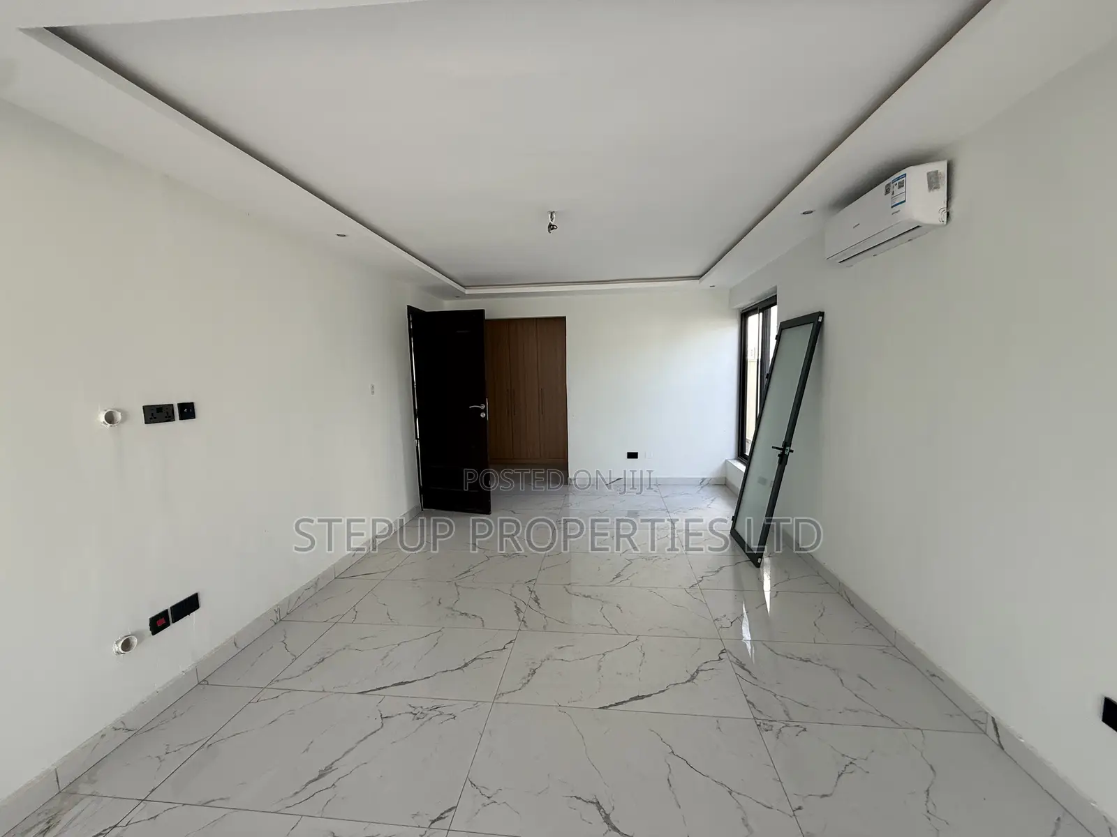5bdrm House in East Legon, A&C Mall Area for sale
