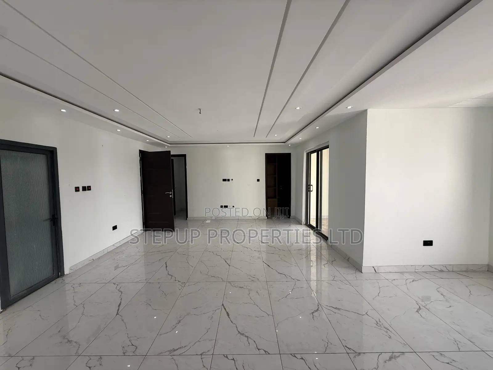 5bdrm House in East Legon, A&C Mall Area for sale