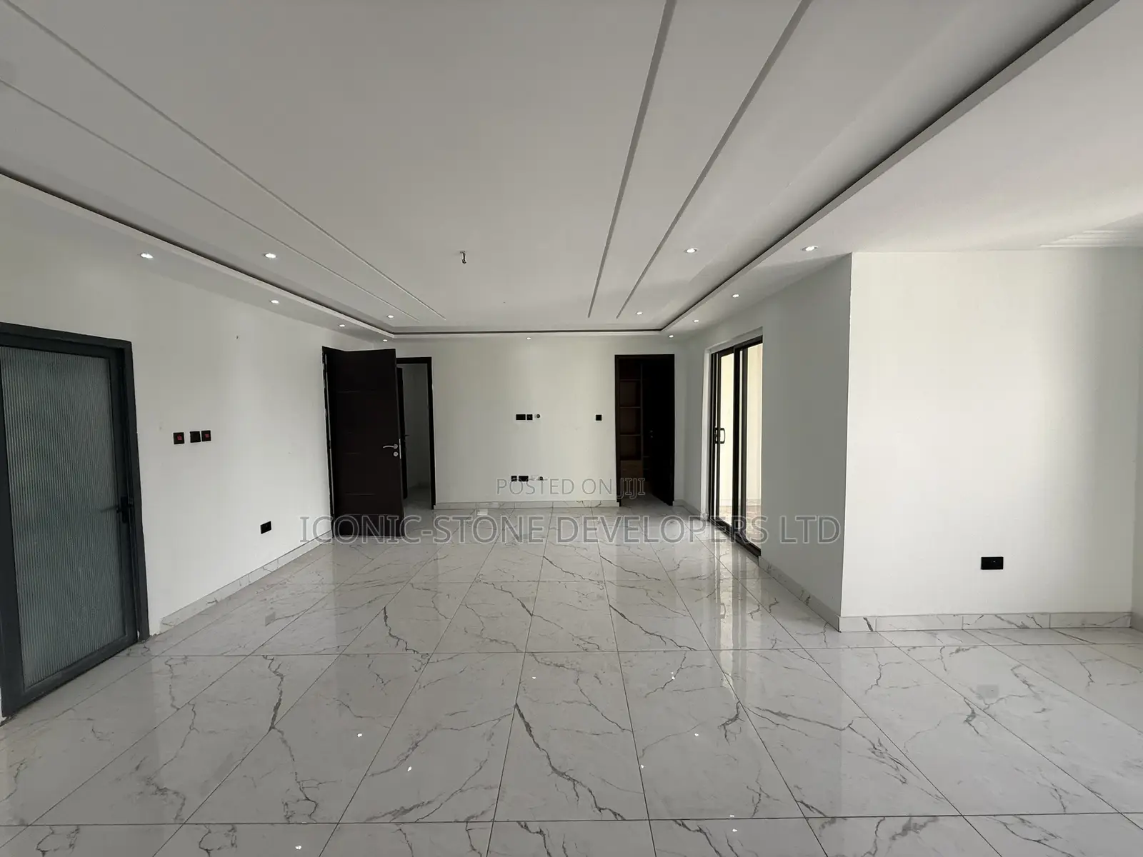 5bdrm House in East Legon, A&C Mall Area for sale
