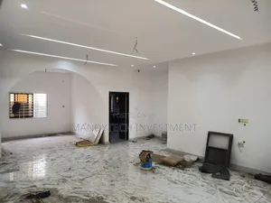 3bdrm House in Lake Side Estate for sale