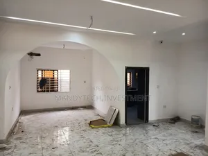 3bdrm House in Lake Side Estate for sale