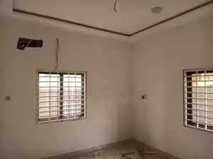 3bdrm House in Lake Side Estate for sale