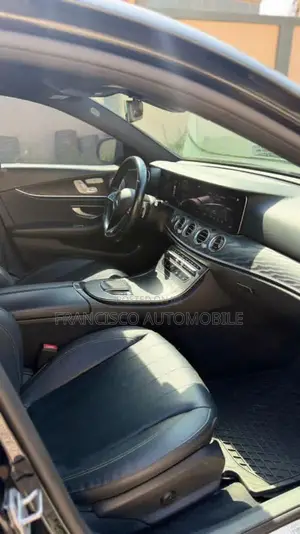 Mercedes-Benz E350 2022 Black