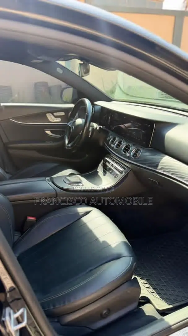 Mercedes-Benz E350 2022 Black