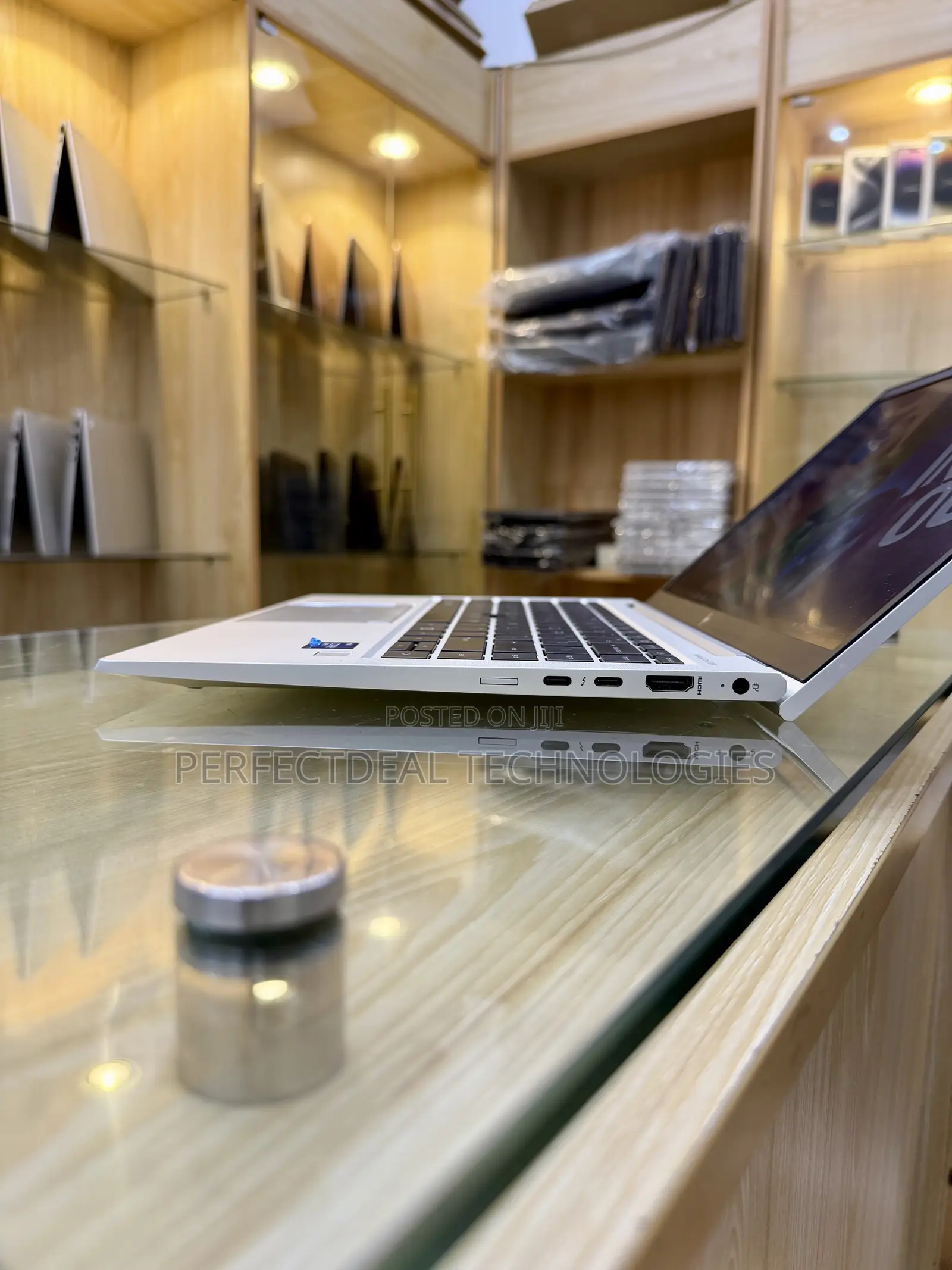 New Laptop HP EliteBook 840 G8 8GB Intel Core i7 SSD 256GB