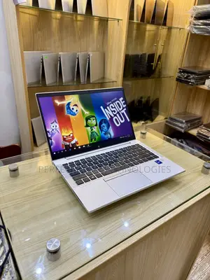 New Laptop HP EliteBook 840 G8 8GB Intel Core i7 SSD 256GB
