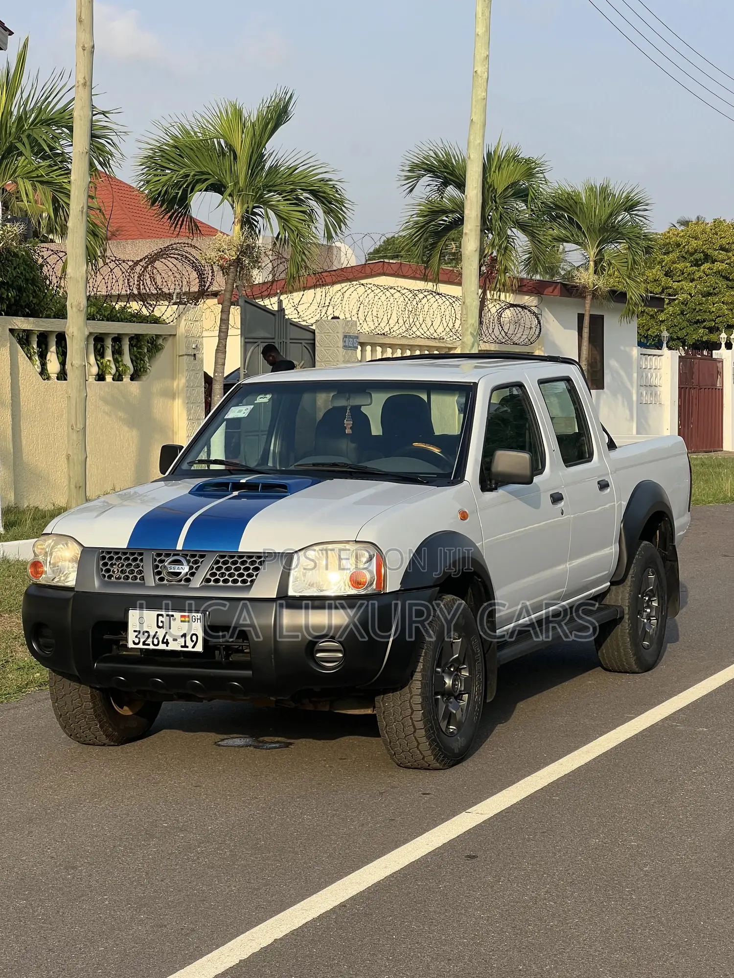 Nissan Hardbody 2019 White