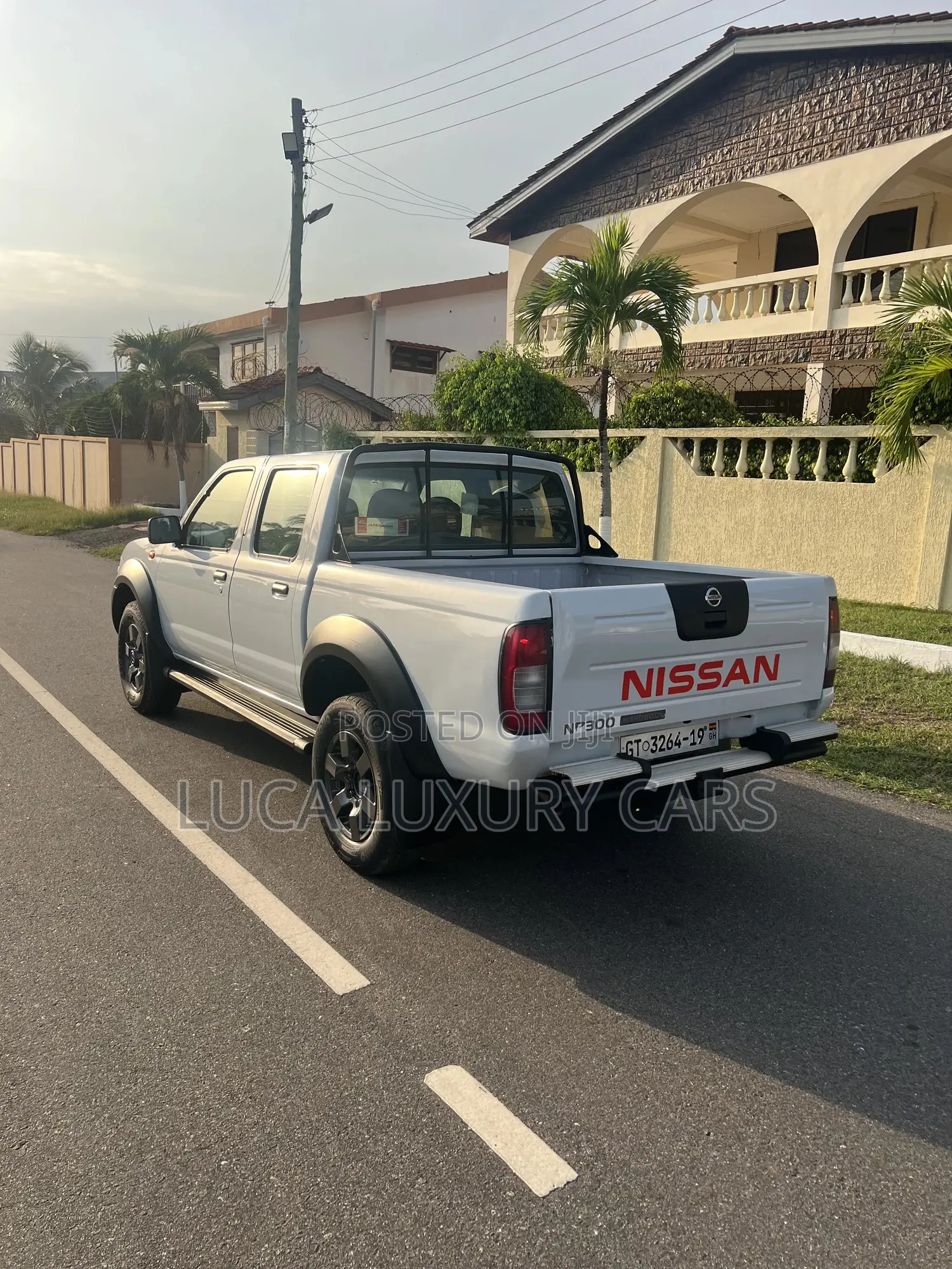 Nissan Hardbody 2019 White