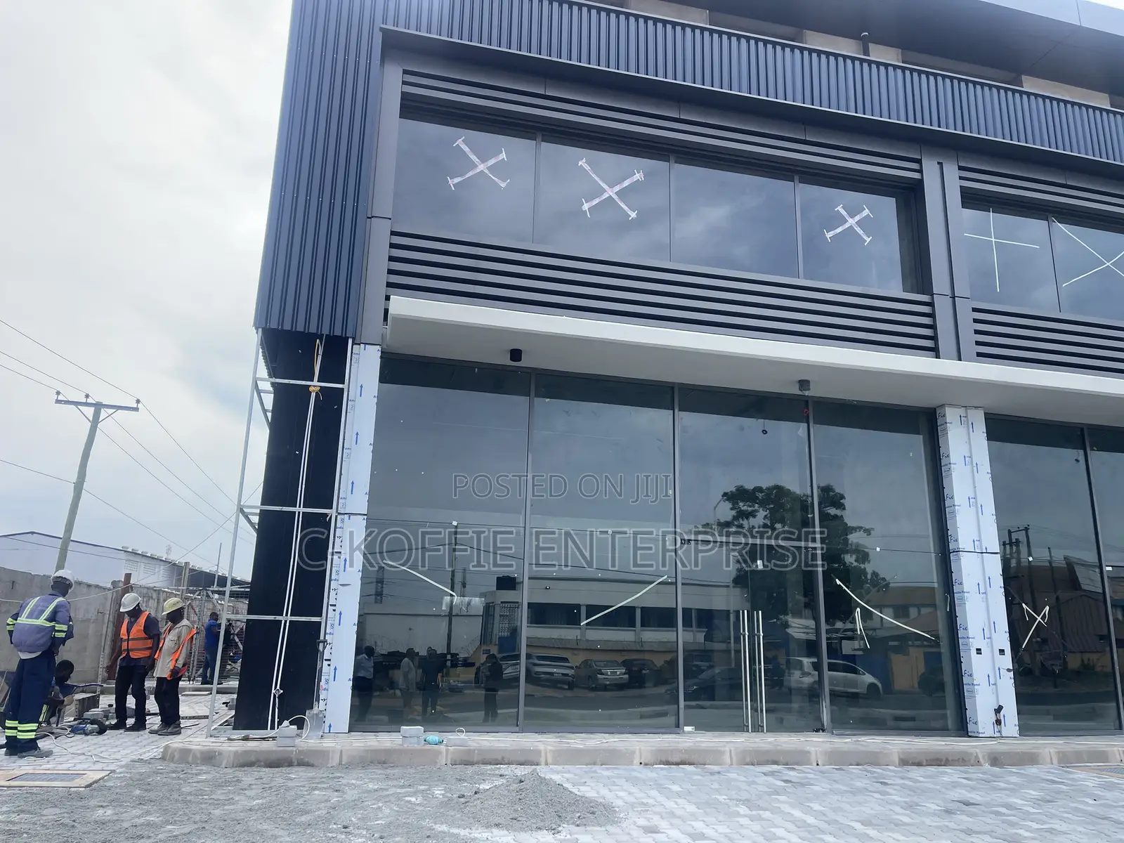Executive 1,000 SQM Showroom at North Kaneshie Industrial Area